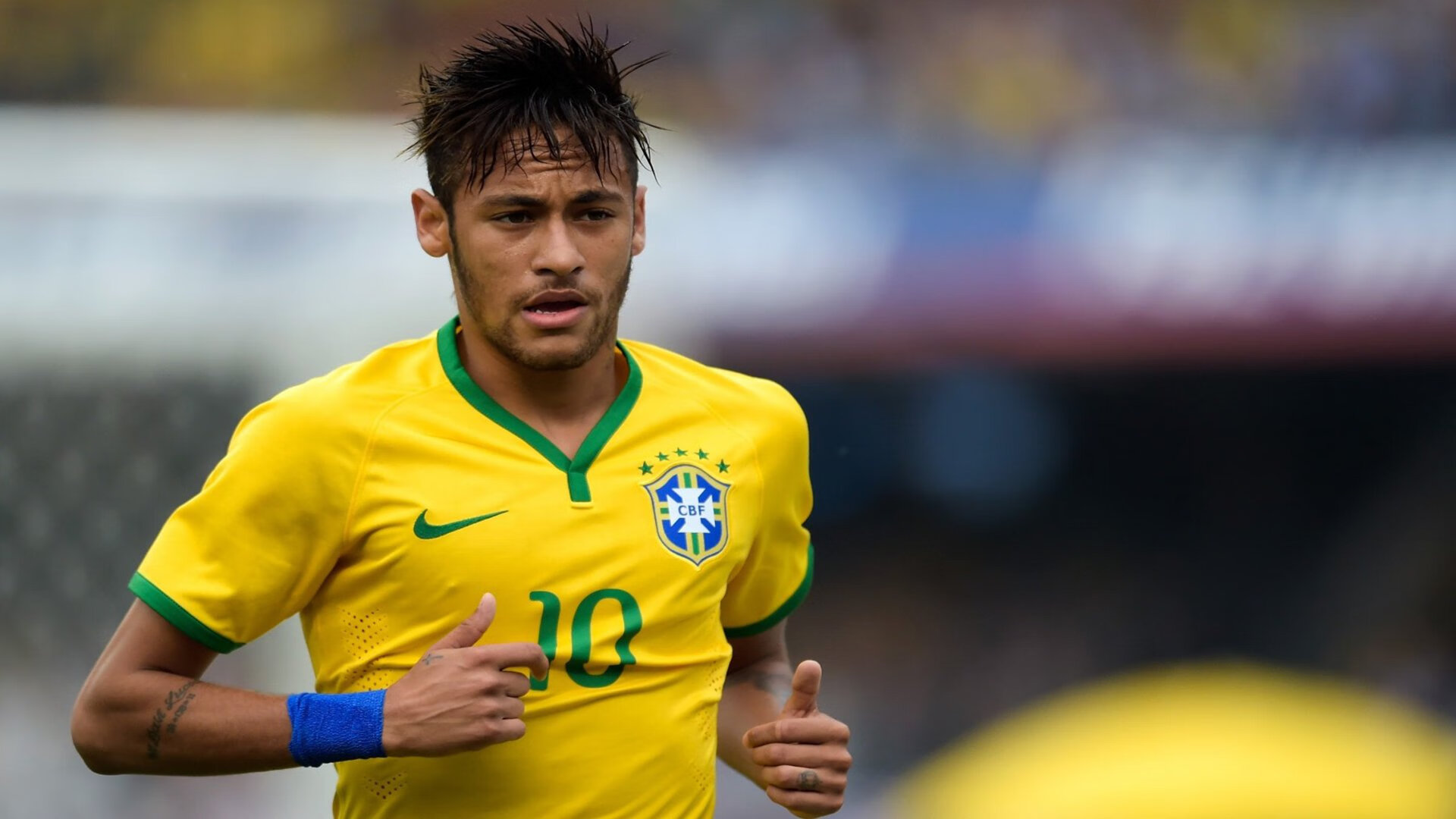 苏炳添参与科技团队共同研发训练仪，苏炳添试训