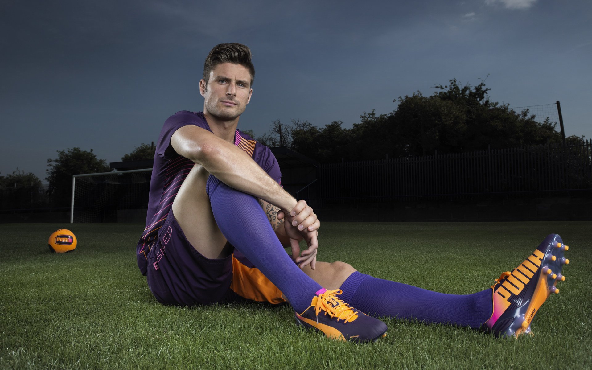 训练营引入外籍体能师提升队伍整体体能规划水平与科学恢复，国外体能训练课